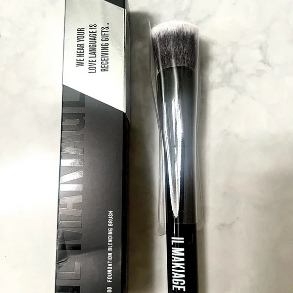 IL MAKIAGE Foundation Blending Brush– New (Opened for Photos Only) - Picture 4 of 6